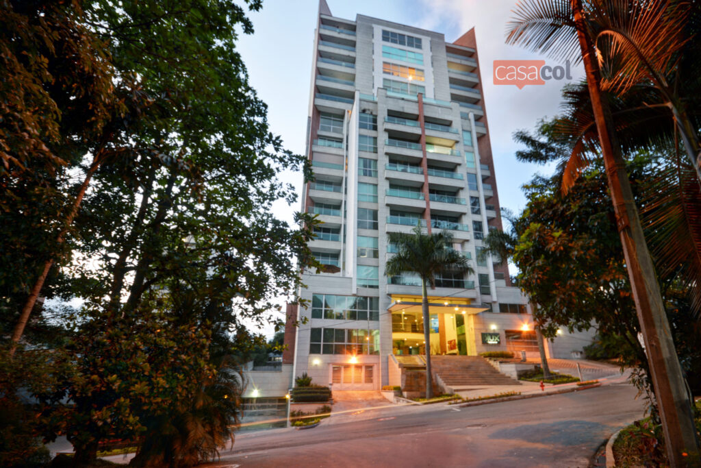 1. Blux Exterior-30353