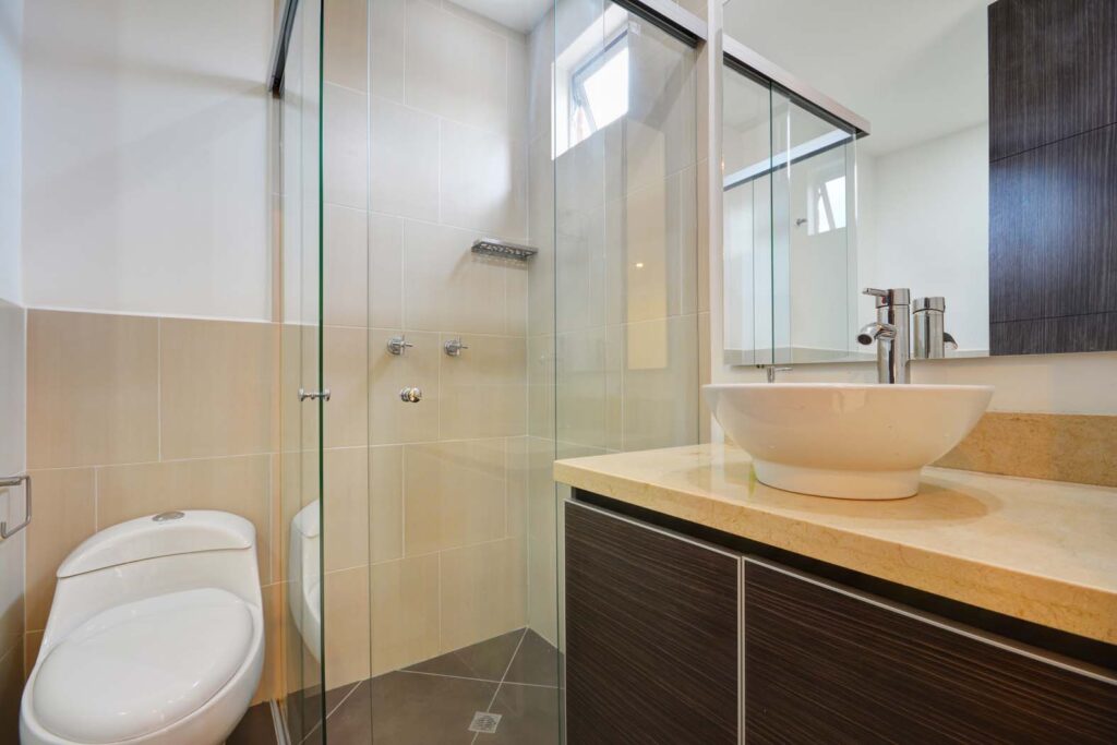 4. Nepal_1002_Master_Bathroom_