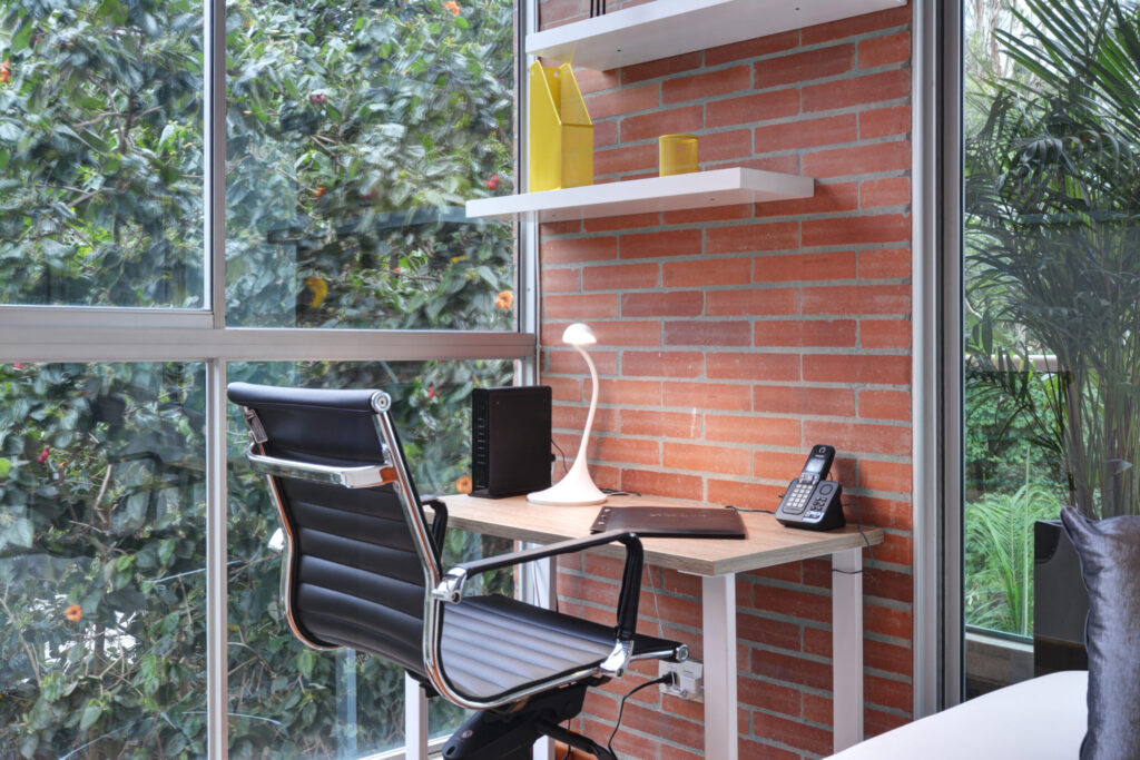6. Close Up Desk