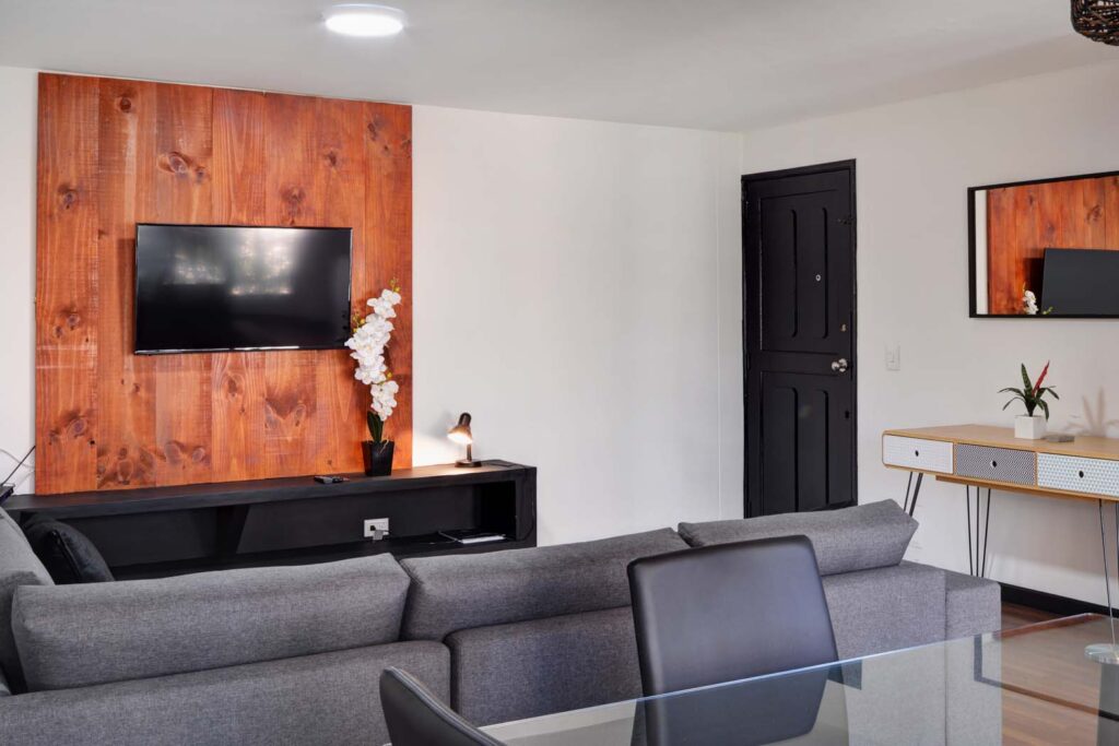 Living Room 1-67906