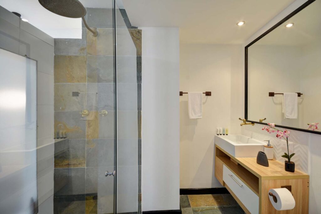 Masterbathroom
