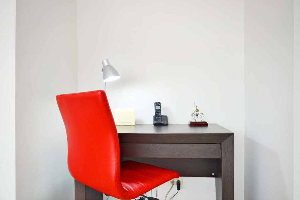 Nueva Alejandria 1502 - 8. Desk