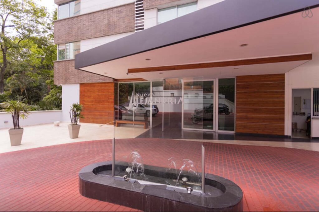 Nueva Alejandria 1703 - 21. Exterior