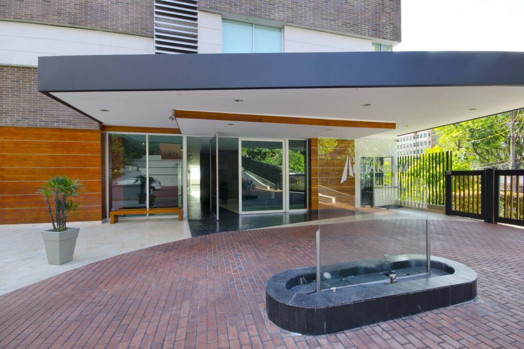 Nueva Alejandria 1804 - 22. Front of Building