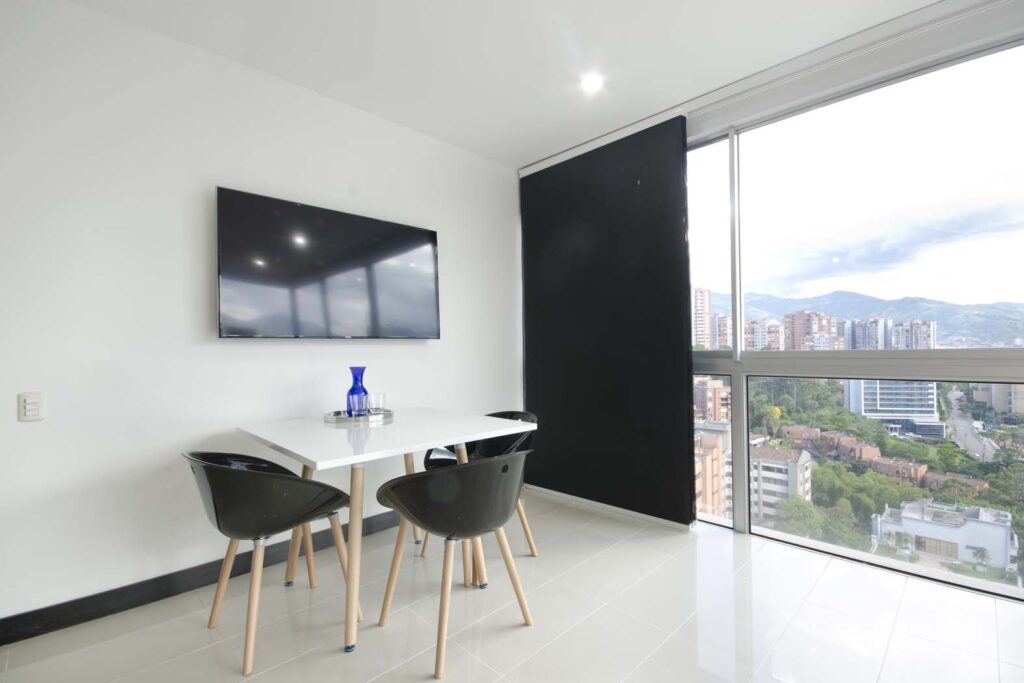 Nueva Alejandria 1804 - 3. Dining Table