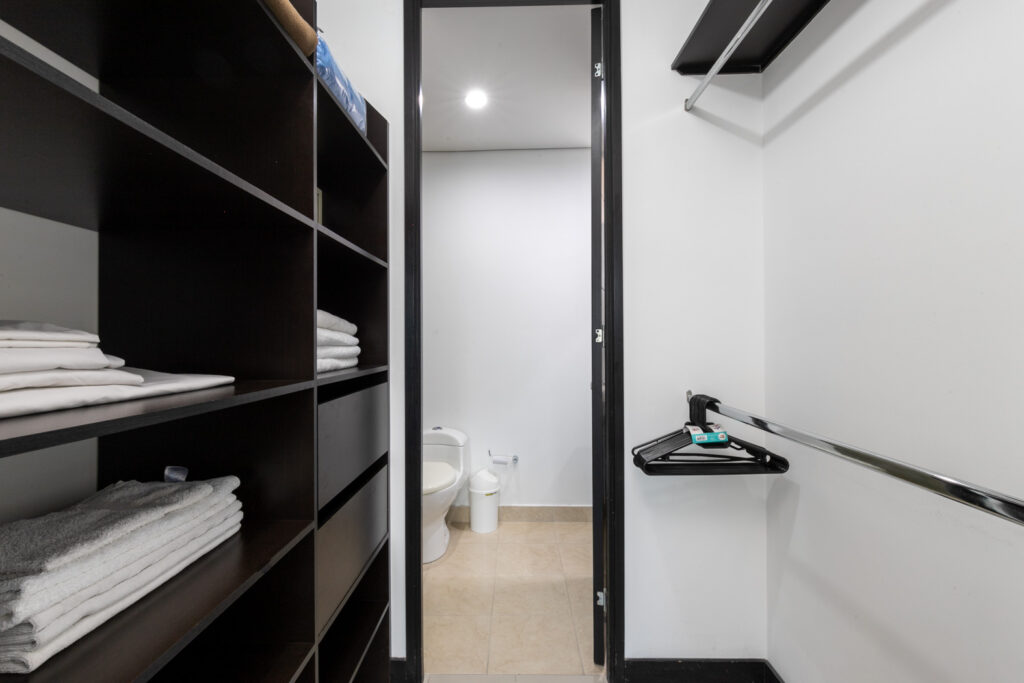 Closet 1