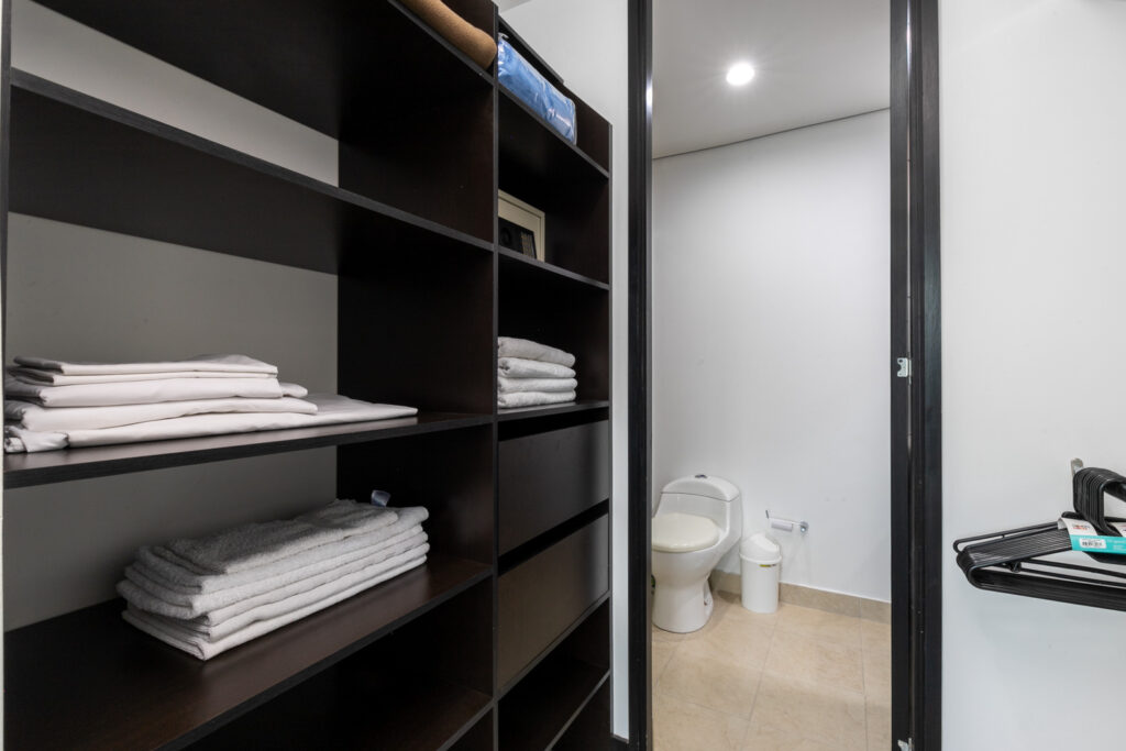 Closet 2