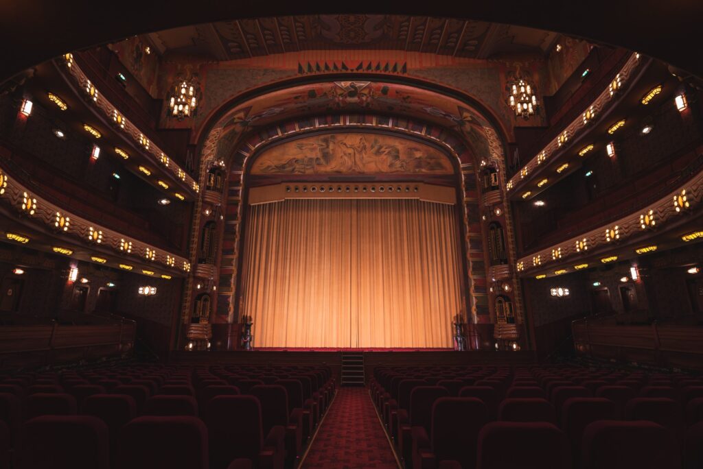 Where to Watch a Play in Medellin: The Top 10 Theaters