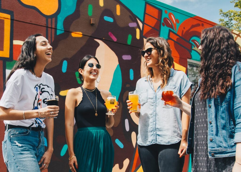 How to Make Friends in Medellín