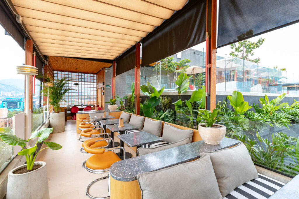 Cierto Rooftop by Landmark Hotel medellin Cierto Rooftop by Landmark Hotel medellin