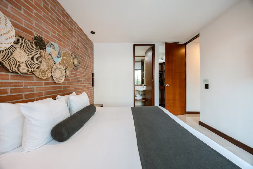 6840ada2-8e53-4b76-b714-ac1b8691e733