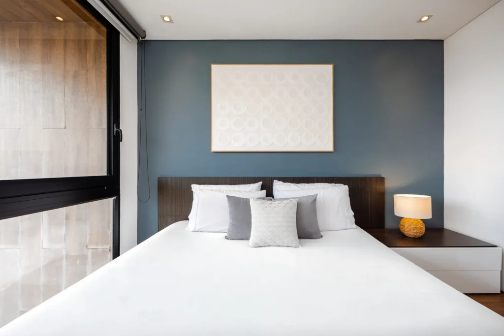Energy-903-furnished-apartment-rentals-16
