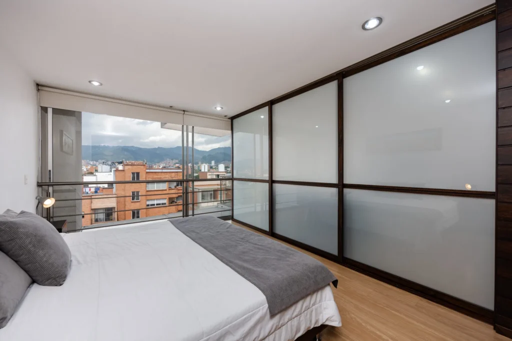 Moderatto-1004-furnished-rental-apartments-24