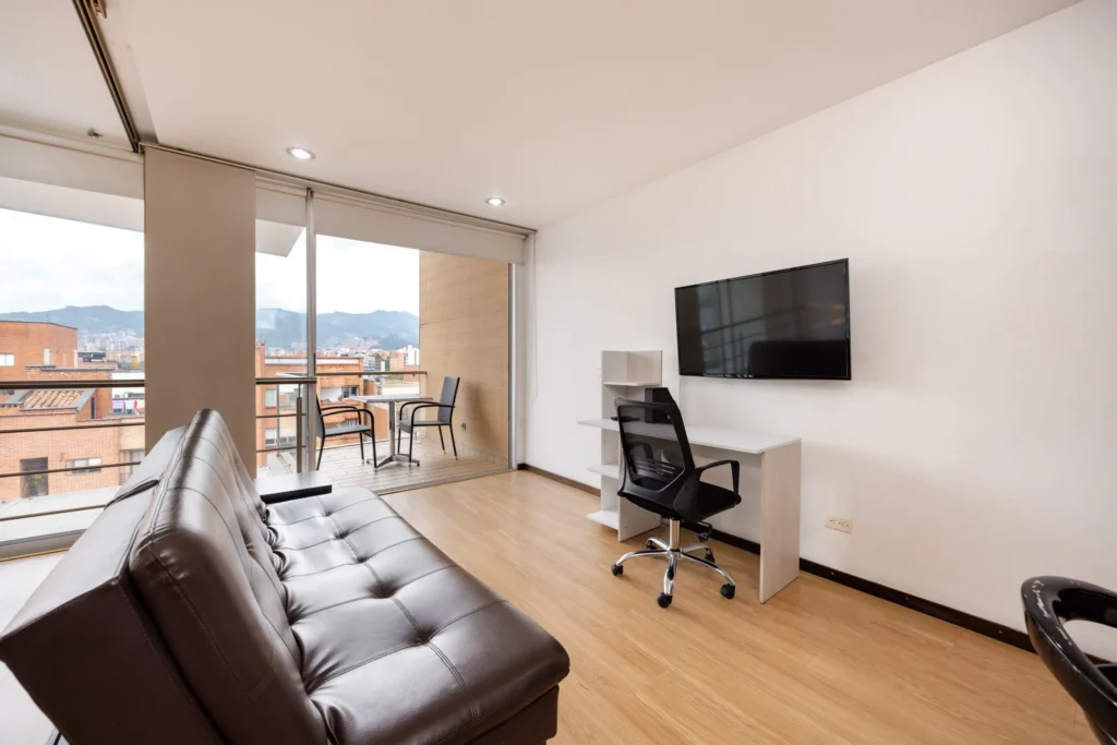 Moderatto-1004-furnished-rental-apartments-3