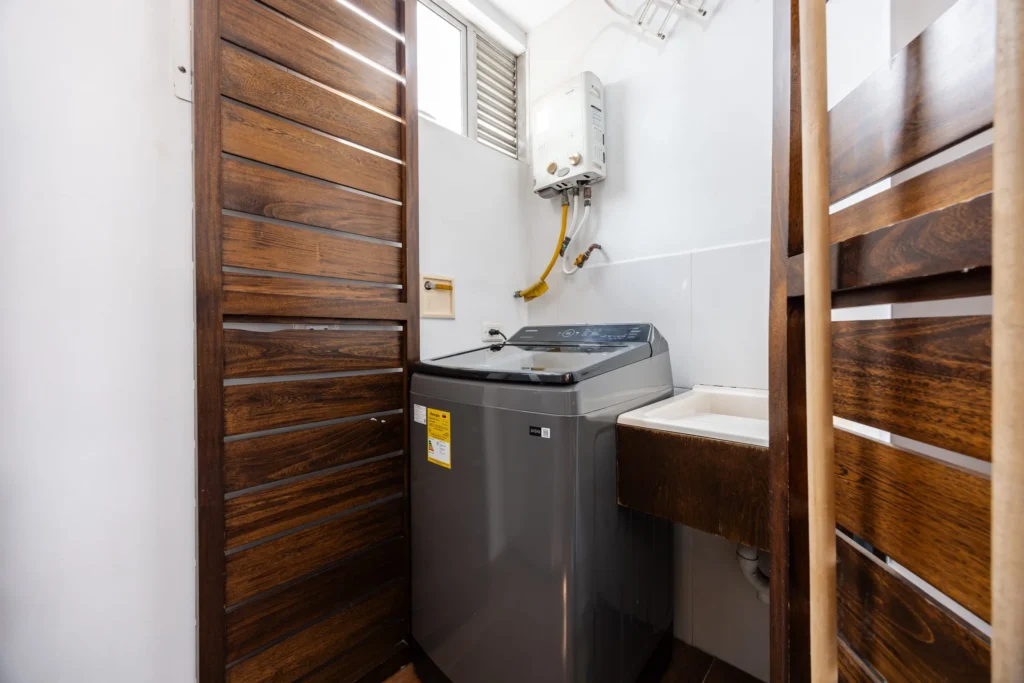 Moderatto-1004-furnished-rental-apartments-32