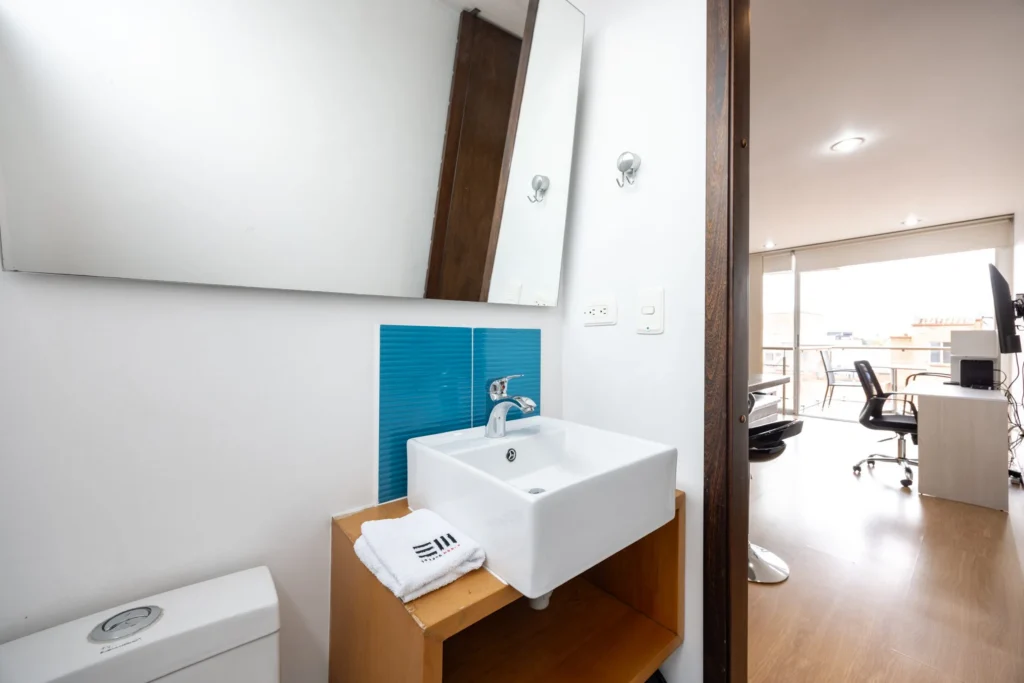 Moderatto-1004-furnished-rental-apartments-34