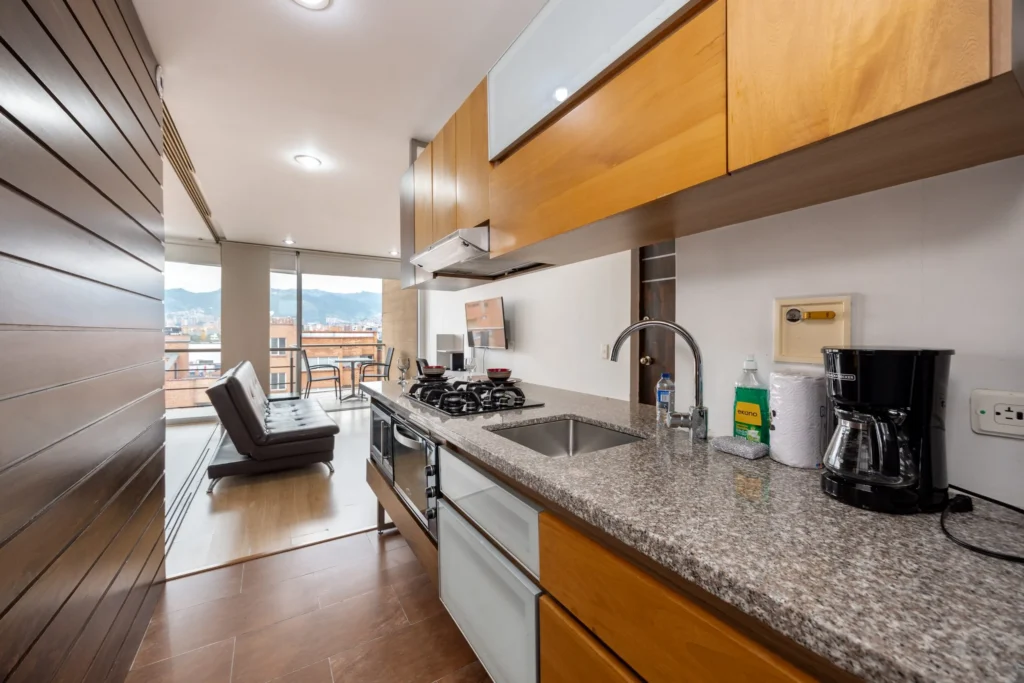 Moderatto-1004-furnished-rental-apartments-8