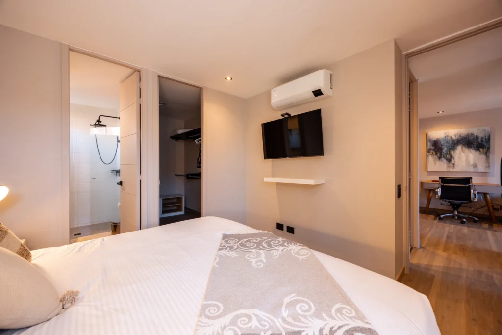 Next-Avenue-904-furnished-rental-apartments-19