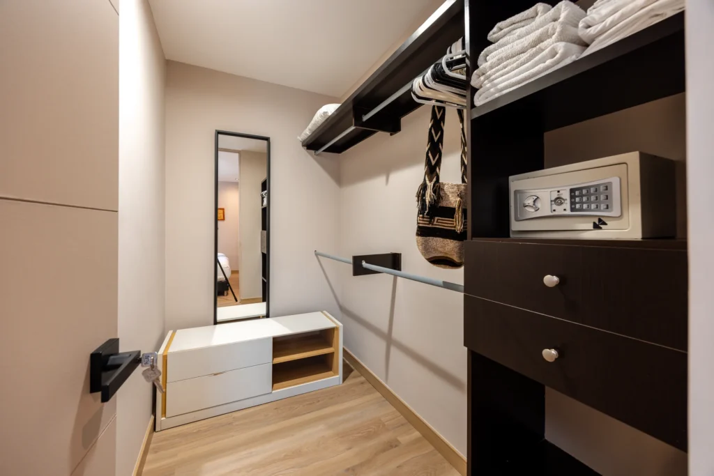 Next-Avenue-904-furnished-rental-apartments-48