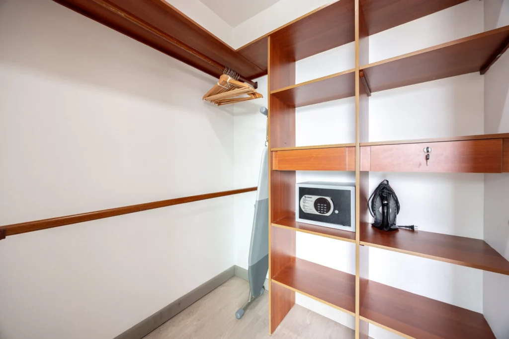 Blux-1404-short-term-rentals-32