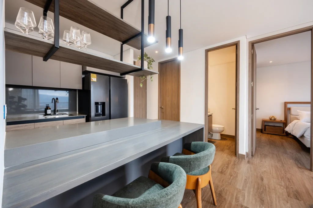 035-kitchen-bar-to-living-room