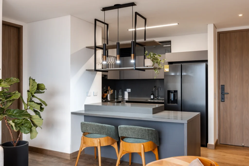 037-kitchen-front-view