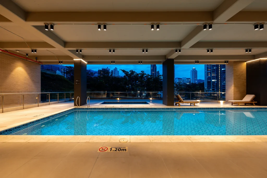 046-common-pool-evening-front