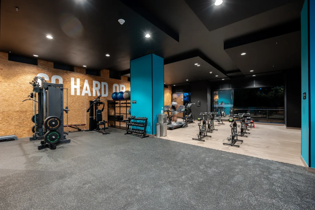 049-common-gym-wide