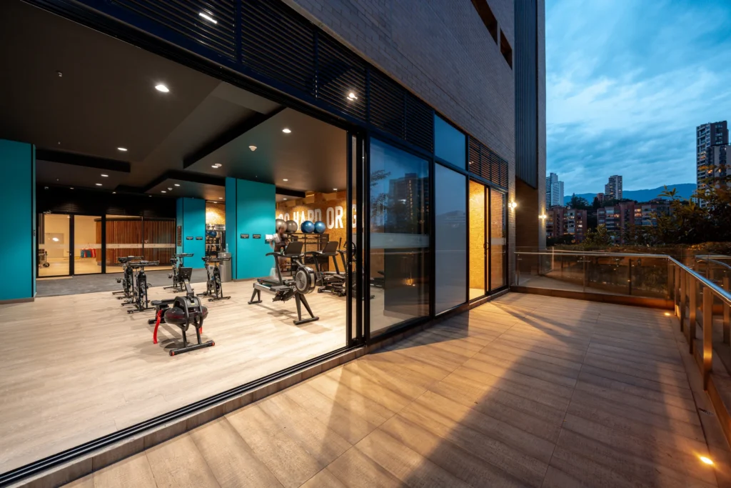 052-common-gym-terrace