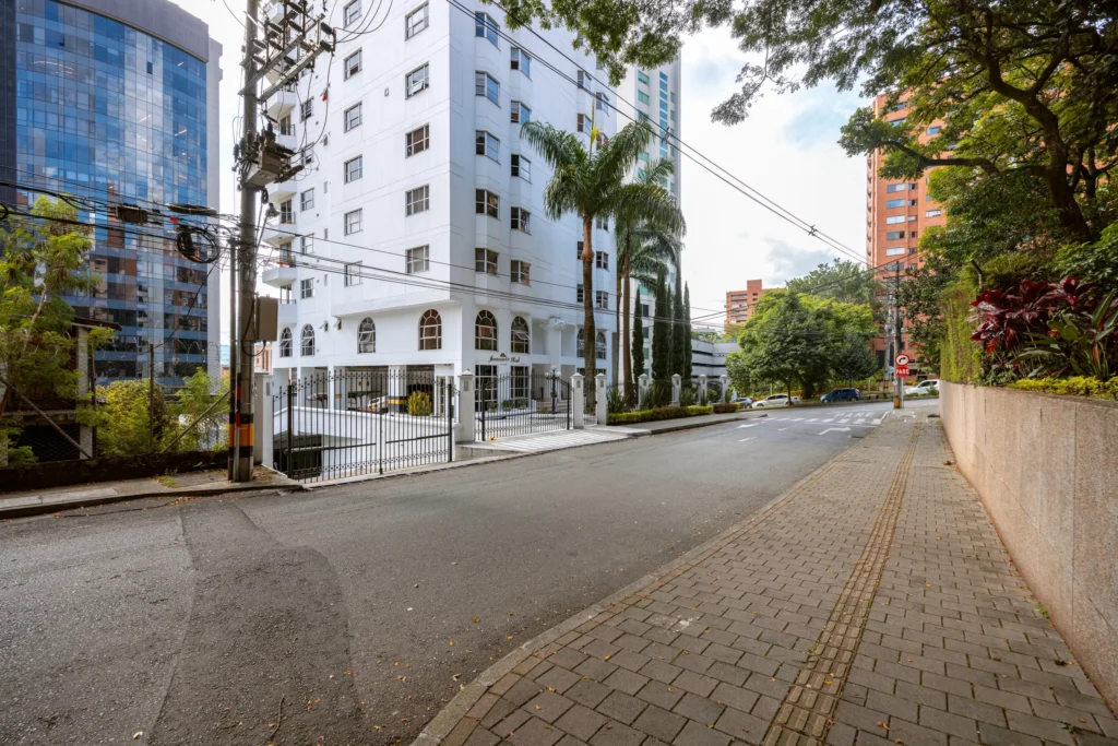 054-montecarlo_real_furnished_rentals-150