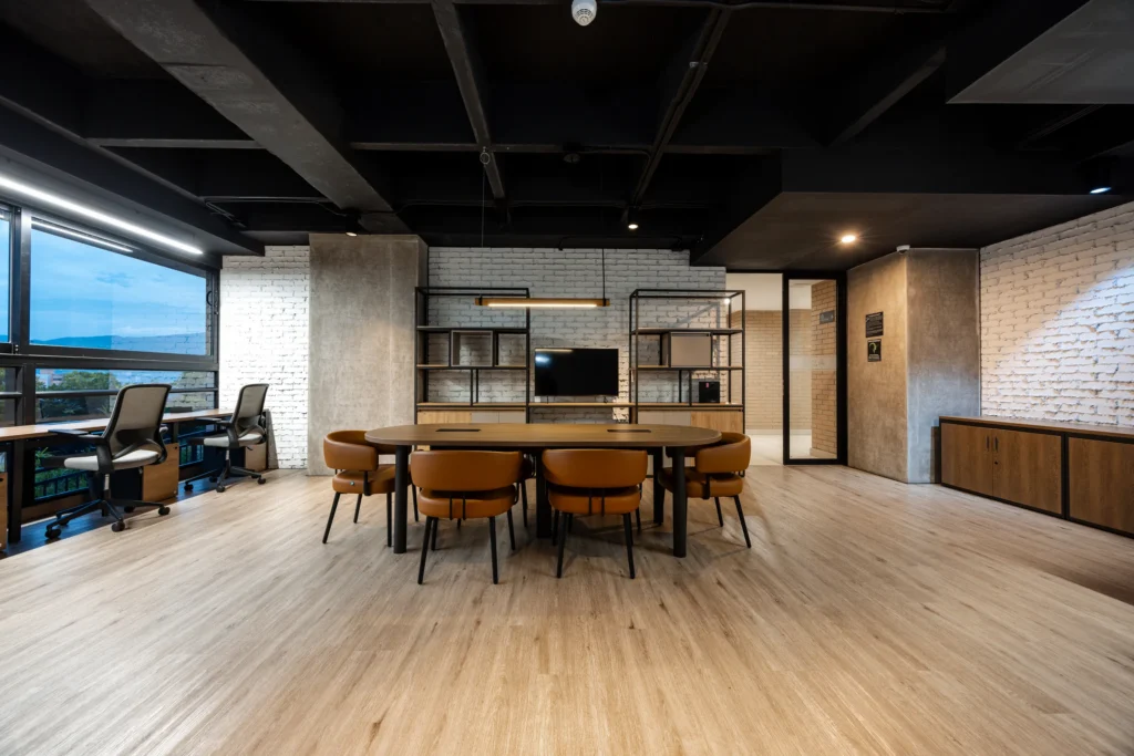 055-common-coworking-wide