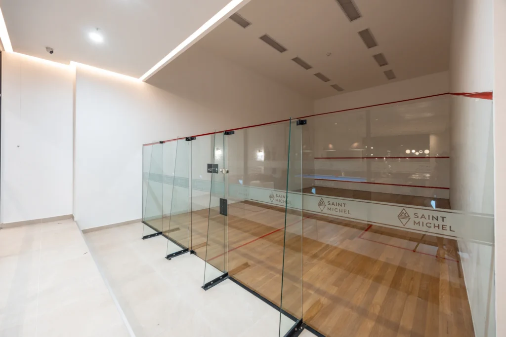 068-common-squash-court