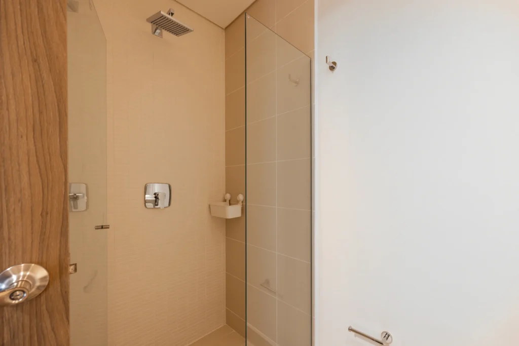 083-bathroom-two-shower