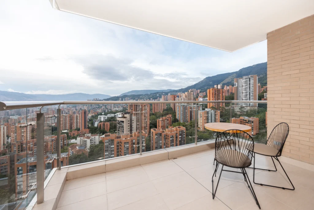 085-balcony-view-hero