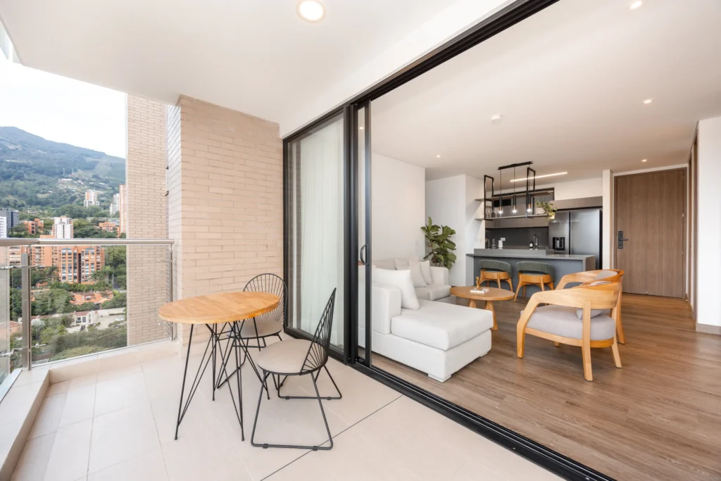 087-balcony-to-living-room