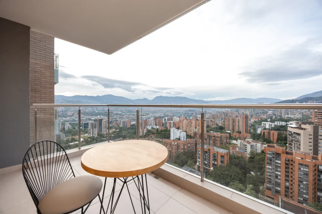 089-balcony-panoramic-view
