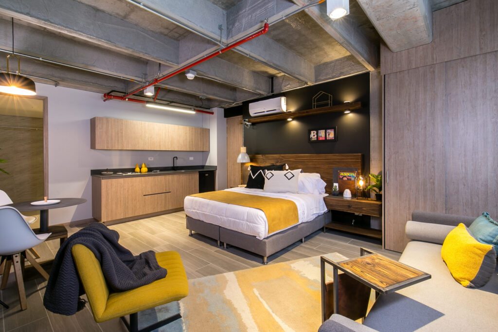 casacol-laureles-modelo-37-scaled