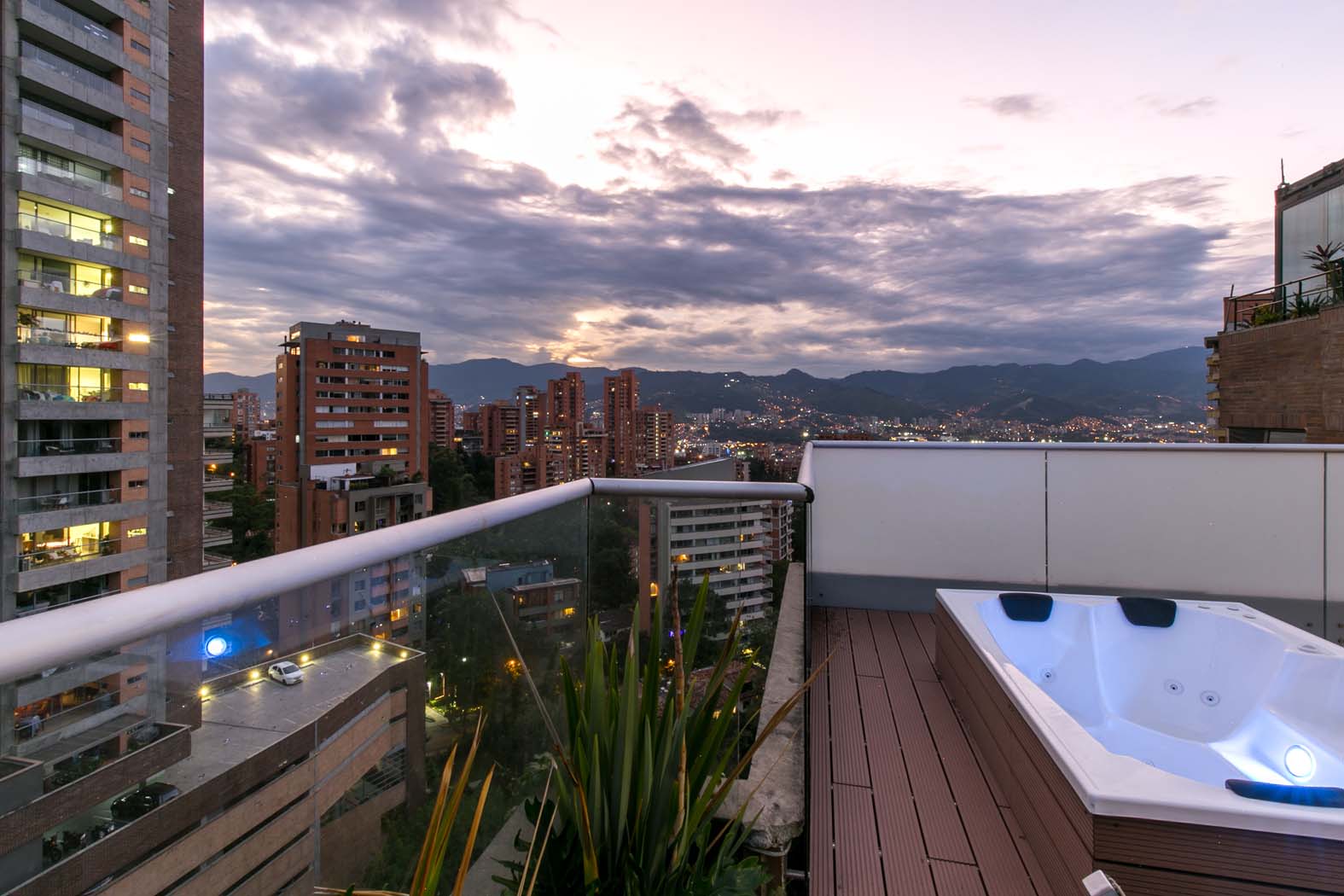 The Benefits of Renting a Penthouse in Medellin
