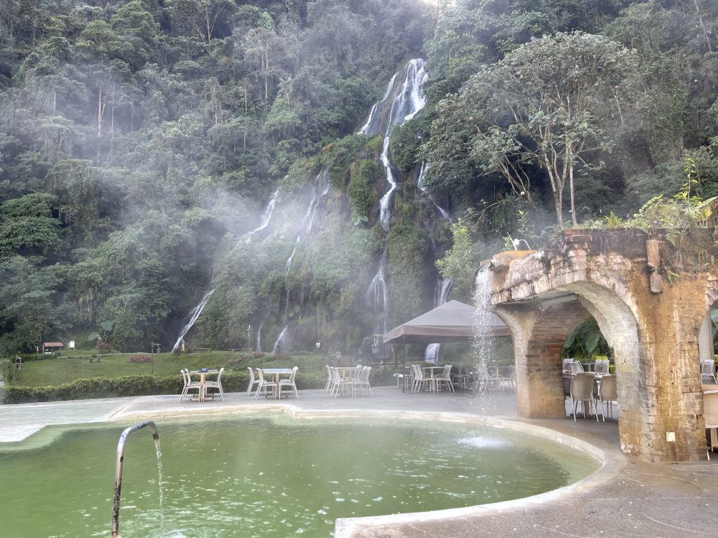 How Do You Get to the Hot Springs from Santa Rosa de Cabal?
