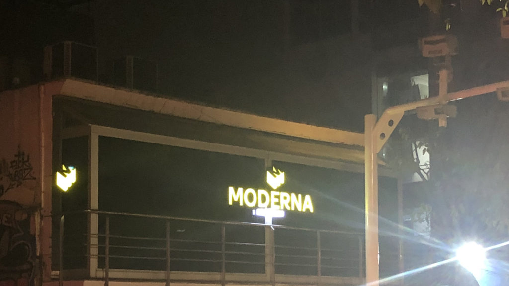 Moderna Club
