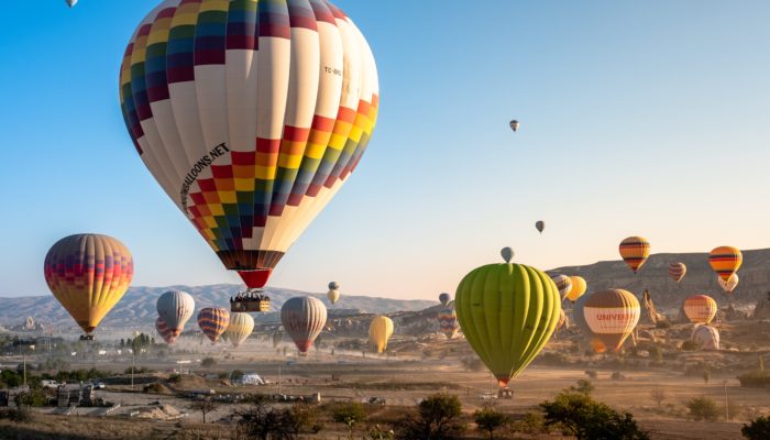 A Guide to Hot Air Balloon Rides in the City of Eternal Spring